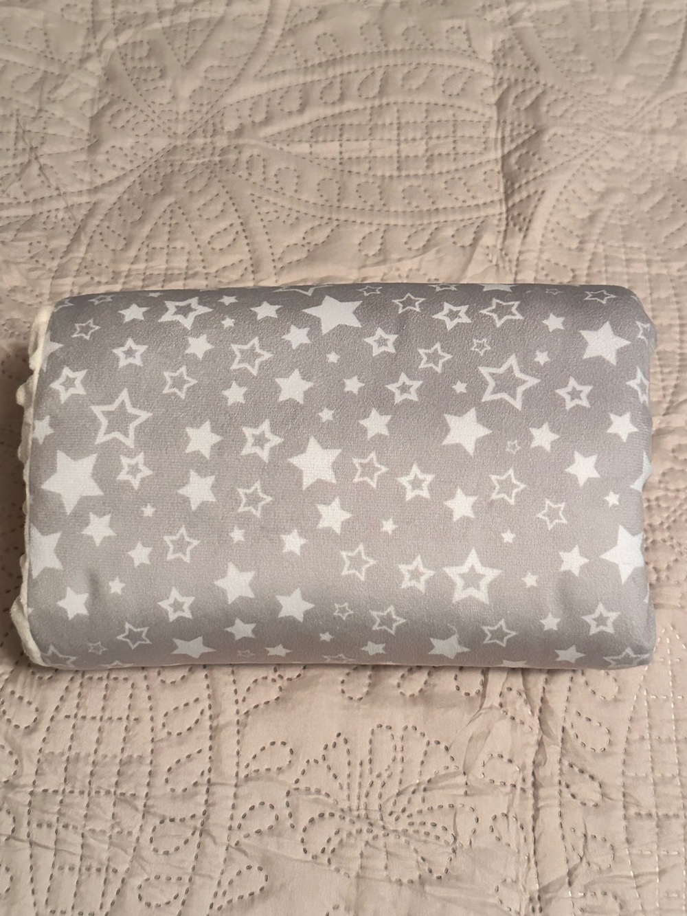 Baby Feeding Arm Pillow like new EUC Gray with white stars